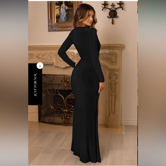 Club London UNFORGOTTEN
BLACK WRAP FRONT MAXI DRESS WITH SIDE SPLIT - Picture 2 of 7